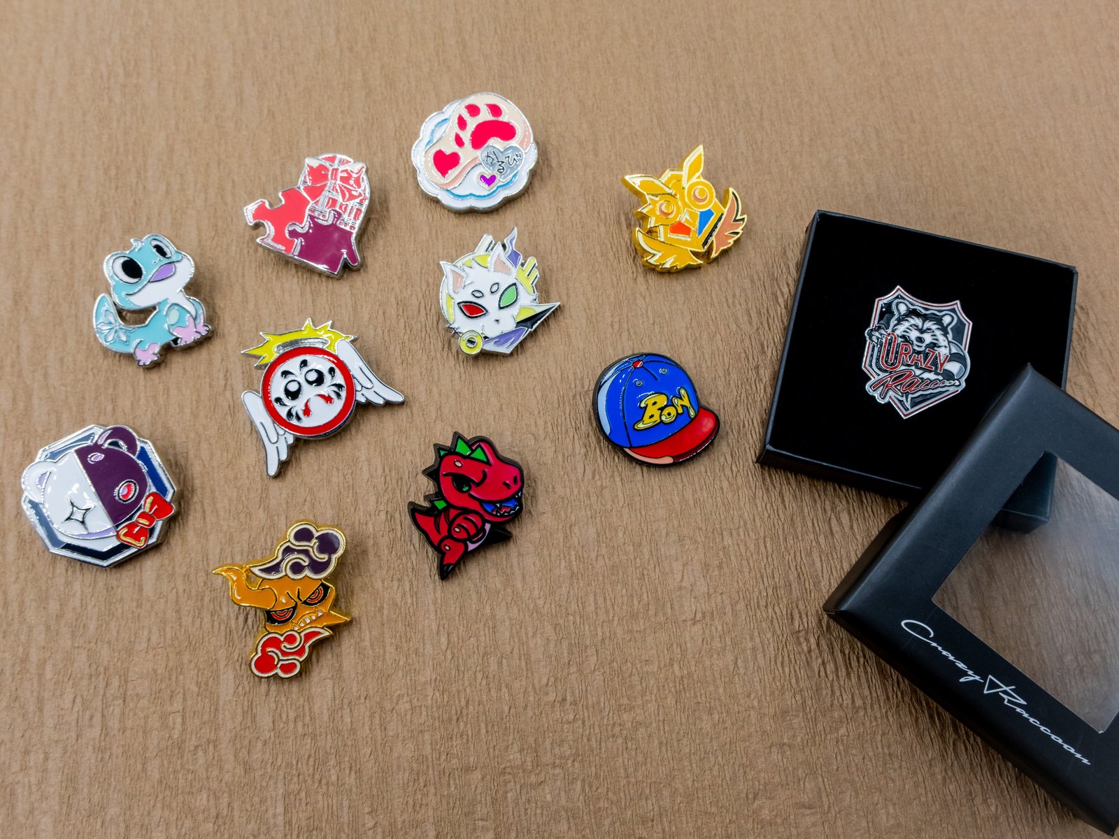 TOPPY PIN BADGE – CRAZY RACCOON